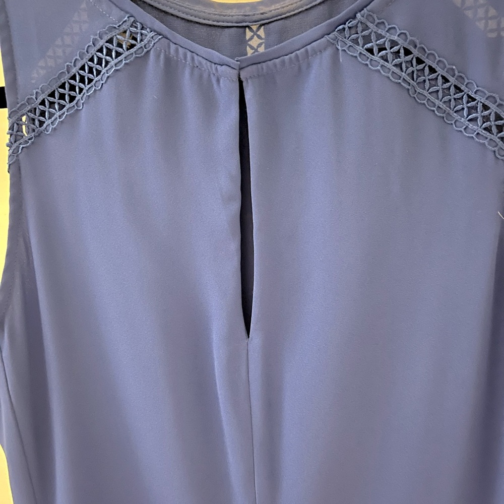 WHBM cornflower blue eyelet sleeveless top. Keyhole back closure. Sz M
